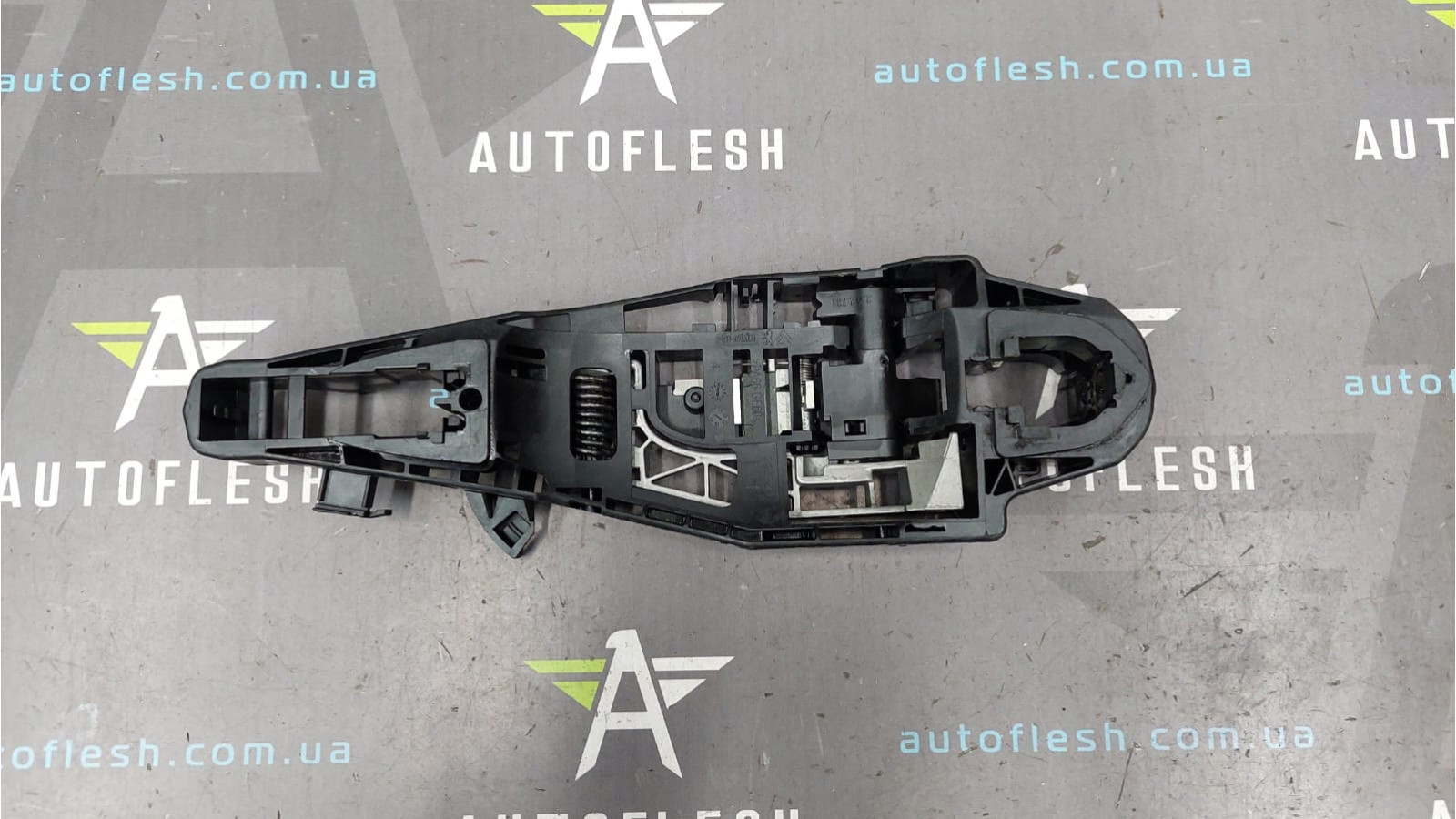 Кронштейн ручки двери передней левой 9109F6, 9688834180 Citroen C4 II DS4 Peugeot 508 бу